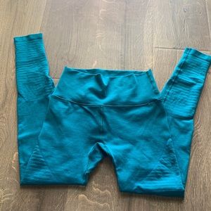 Alphalete revival leggings